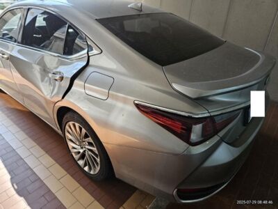 Lexus ES 300h Luxury+ 2023
